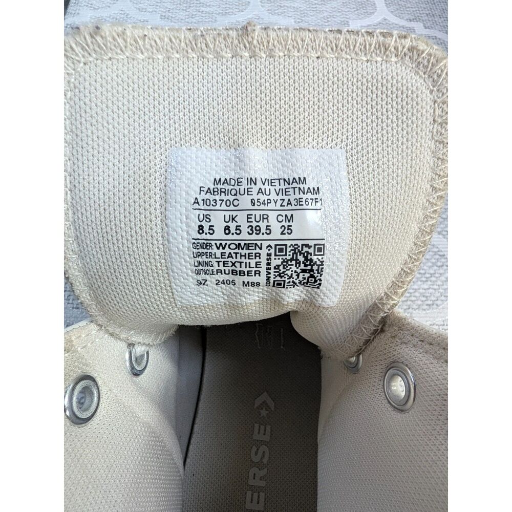 Converse - Picture 7 of 9